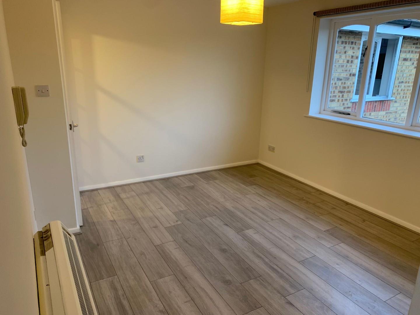 Easy Properties London ltd, Letting and Estate Agents Milestone Close, London